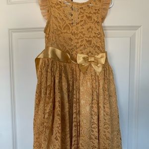 Girls lace dress